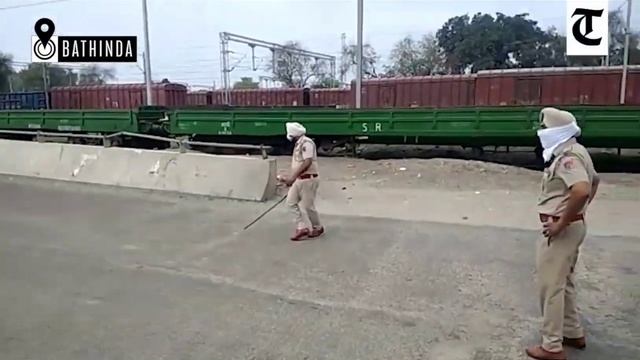 Вирус юктирганлар сони 49тага етди .Хиндистонда кучага чиканлар жазоланмокда. смотреть онлайн