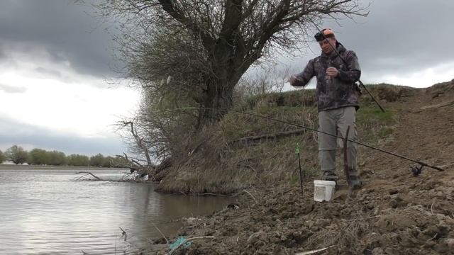 ВОБЛА ПОШЛА Весенняя рыбалка в Астрахани 2022 Ходовая вобла смотреть онлайн