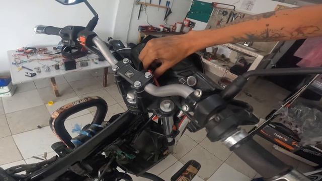 Moto Honda CB160F no Desboca - Problema en el Sistema de Encendido y la Chispa смотреть онлайн