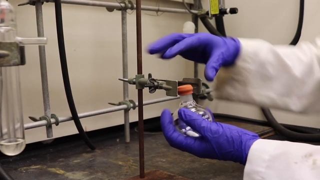 CHEM 420 Aldol Experiment (Part 1): Argon Evacuation, Set-up, Flame Drying, and Adding Reagents смотреть онлайн