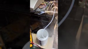 Диагностика кофемашины Delonghi не было подачи горячей воды , пар шёл и промывка делалась #Сочи