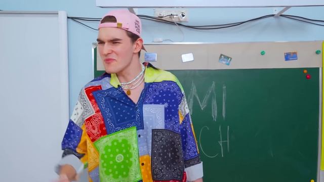 CASTING ON CAMPUS - qui s'envolera pour Miami pour les vacances d'été? | KiKiDo Campus France смотреть онлайн