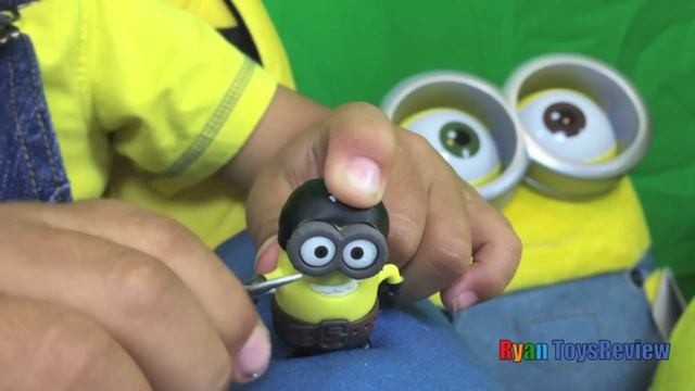 GIANT EGG SURPRISE MINION from Despicable Me смотреть онлайн