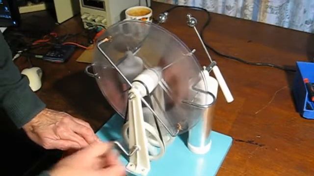 Static Electrostatic Physics Experiment Induction Electricity Generator Machine (Wimshurst Machine) смотреть онлайн