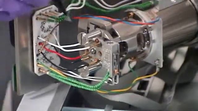 1_Remove the EI ion source смотреть онлайн