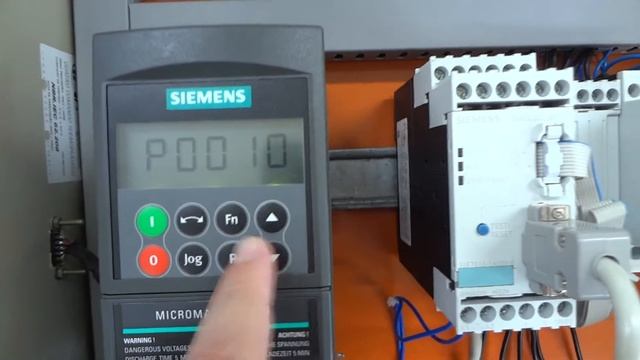 RESET DE FABRICA-INVERSOR DE FREQUÊNCIA "MICROMASTER/SIEMENS" смотреть онлайн
