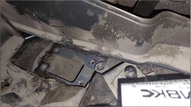 Замена тросов ручника и тросика сцепления, а также замена передних стоек в сборе Лада Приора. смотреть онлайн