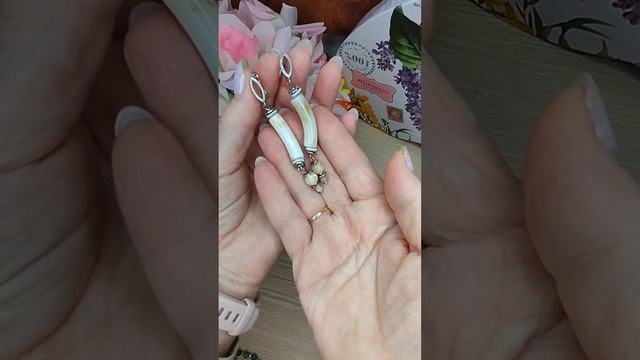Пуговицы и украшения. Идеи для создания таких украшений #авторскиеукрашения смотреть онлайн