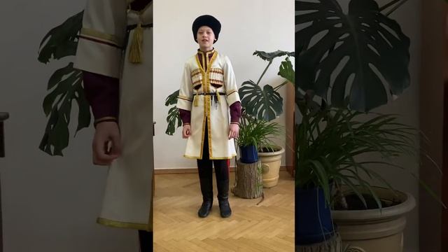 Апанасенко Ратмир «Хороши весной в саду цветочки» смотреть онлайн