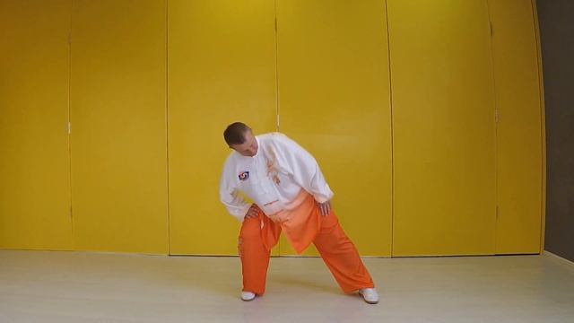 Комплекс Ба Дуань Цзин (Восемь отрезов парчи), короткая версия. Исполняет Виктор Стерликов смотреть онлайн