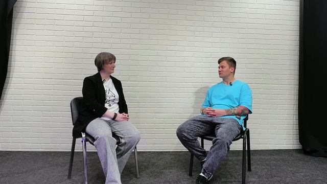 Интервью c Вадимом Кроловецким, поговорим об импровизации, каламбурах и джемах смотреть онлайн