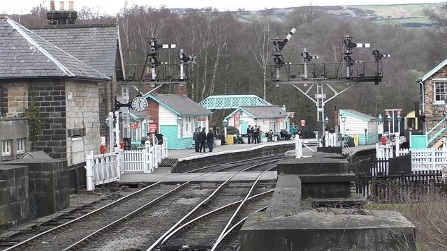 Stock swap at Grosmont, North Yorkshire Moors Railway смотреть онлайн