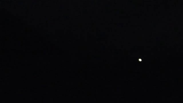 Ночная гроза с ливнем наполнили реку смотреть онлайн