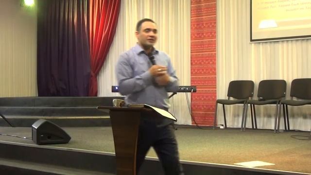 Бог ведёт в землю которую Он указывает. Пастор Андрей Лапенюк 30.04.2016 смотреть онлайн