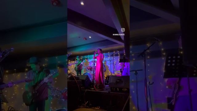 Gun Powder and Lead Miranda Lambert / Cover by KimmeeB &3D At The Park City Peaks Hotel смотреть онлайн