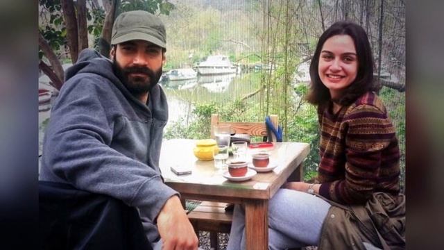 El encuentro de Birce Akalay y Murat Ünalmış sacudió el Mundo de las Revistas" смотреть онлайн