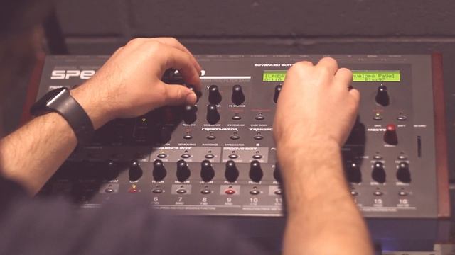 Radikal Technologies Spectralis 2 monosynth demo смотреть онлайн