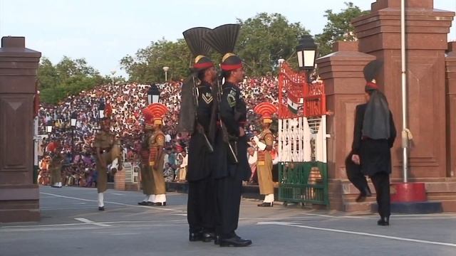 India-Pakistan Border Crossing War of Plumes, Episode 3 смотреть онлайн