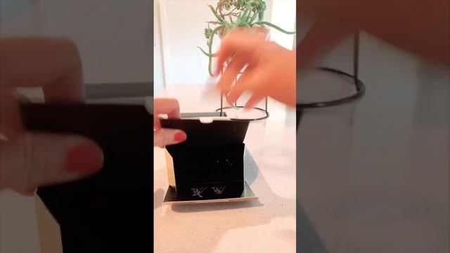 Unboxing Good Girl edp by Carolina Herrera смотреть онлайн
