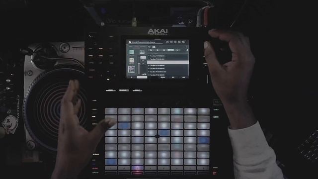 AKAI Force 3.0.5 - How To Make Your First Beat (beginner's guide) смотреть онлайн