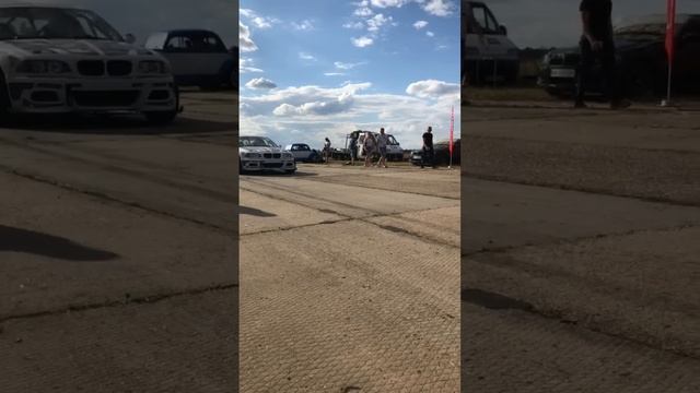 Дрифт в удовольствие по аэродрому... #borovskiystas #bmw #pakeloheroes #pakelo смотреть онлайн