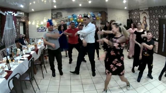 Флешмоб на Юбилее смотреть онлайн