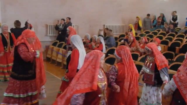 Баянист поднял с мест участников мероприятия смотреть онлайн