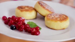 100% СЕКРЕТ пышных СЫРНИКОВ, которые НЕ РАСТЕКАЮТСЯ на Сковороде! Творожные Сырники ❤️