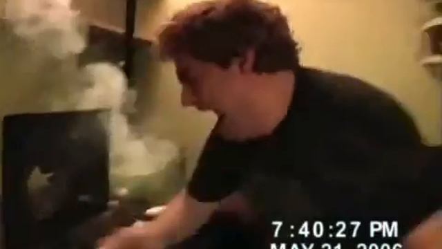 Толстый парень и лабиринт реакции.mp4 смотреть онлайн