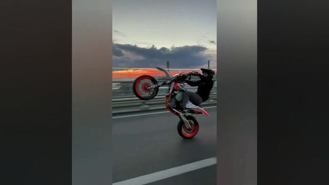 Бесконечный закат 😍 смотреть онлайн