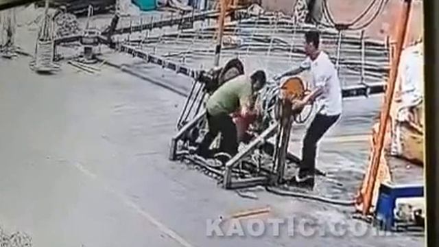 Соблюдайте технику безопасности! смотреть онлайн