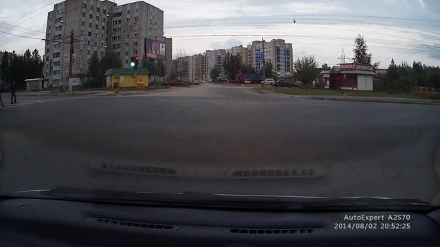 Видеорегистратор AutoExpert DVR-810 тест, вечер