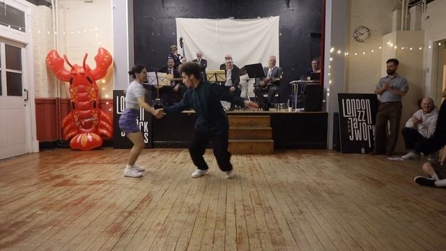 Santi & Euge Lindy Hop Performance at 7:30 Special - London Jazz Works смотреть онлайн