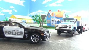 Мультик Экскаватор повредил газовую трубу. Какие машинки приедут на помощь_