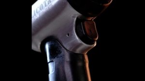 Пневматический молоток Licota PAH-20029R, круглый хвостовик, 4 зубила, 7,2 Дж