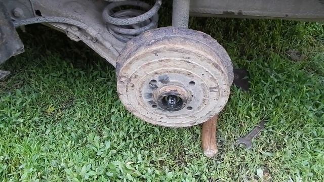 Просто поменял задние колодки но маленько не доделал при замене смотреть онлайн