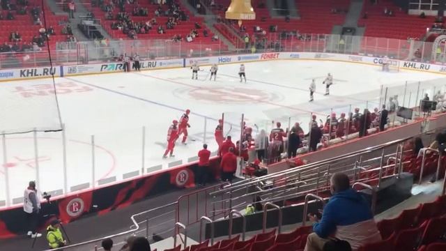 Сходили с друзьями на хоккей. Витязь/Амур⛸🥅⭐️ смотреть онлайн
