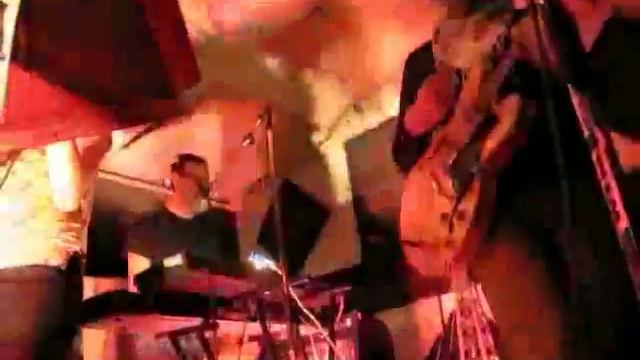 Beija Flor - Poor Man Rich City смотреть онлайн