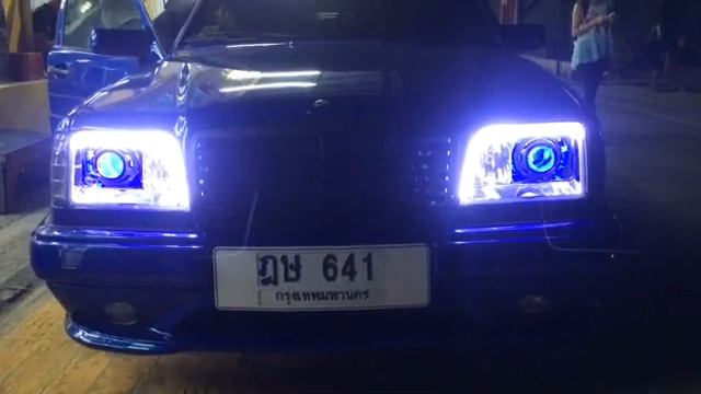 Benz W124 Bi xenon projector HID смотреть онлайн