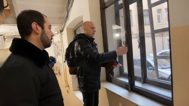Квартира на Петроградской стороне. Печи и лепнина. смотреть онлайн