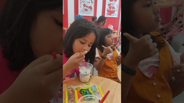 Mbak Cha & dek Key at Mixue Demak. смотреть онлайн