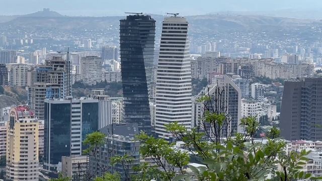 Тбилисское утро. Прогулка по Ваке. Разные ракурсы июньского утра. смотреть онлайн