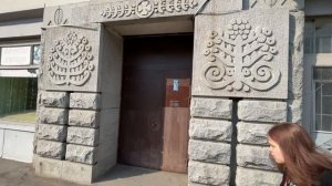 Питер.Не наша парадная.Потолки 4 метра!!! Самый красивый дом!!!