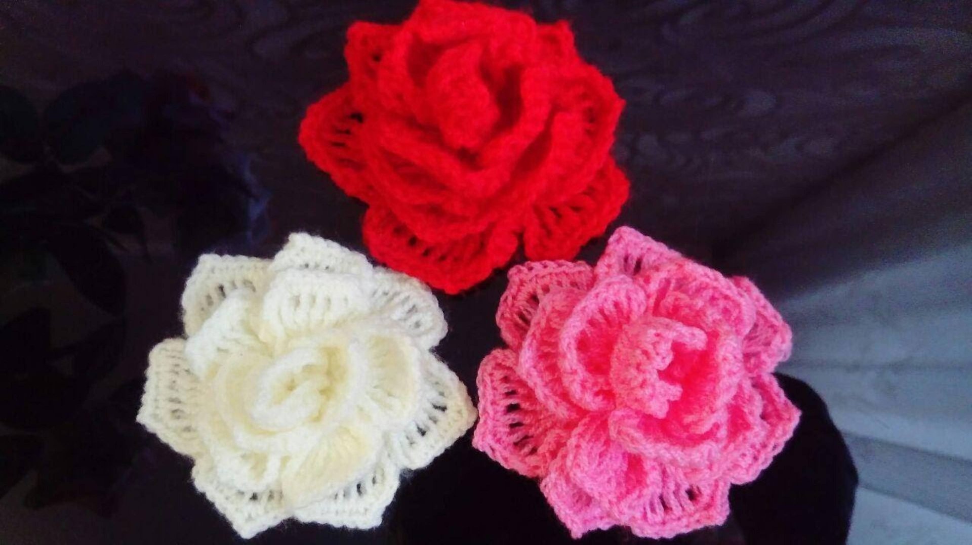 ОБЪЕМНЫЙ ЦВЕТОК - РОЗА КРЮЧКОМ / МАСТЕР КЛАСС смотреть онлайн