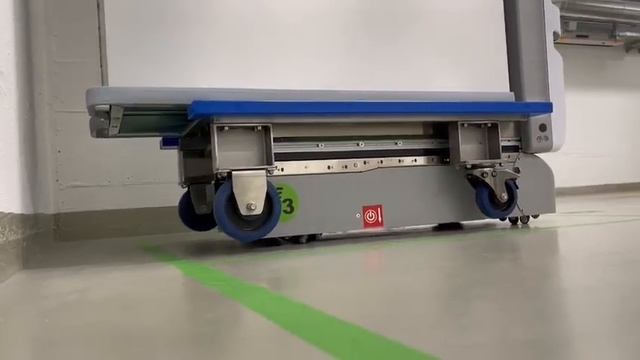 Transportwagen mit AMR-Service Roboter смотреть онлайн