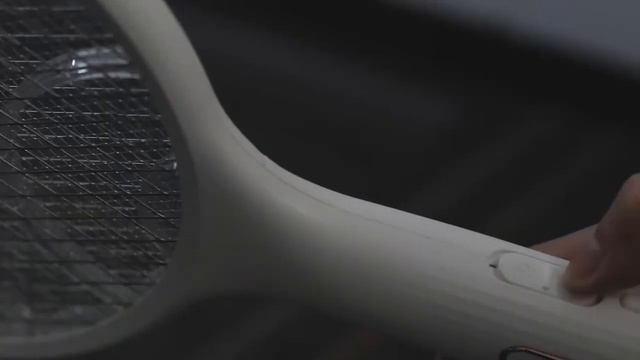 Xiaomi Qualitell 2-in-1 Electric Fly Swatter E1 смотреть онлайн