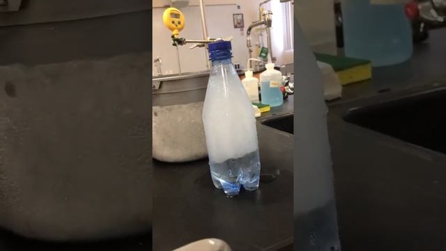 Freezing Point Depression Henrys Law in Soda смотреть онлайн