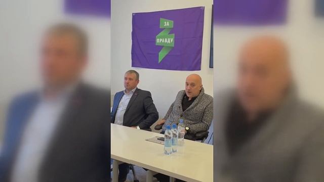 Вступительное слово Захара Прилепина в Красноярске смотреть онлайн