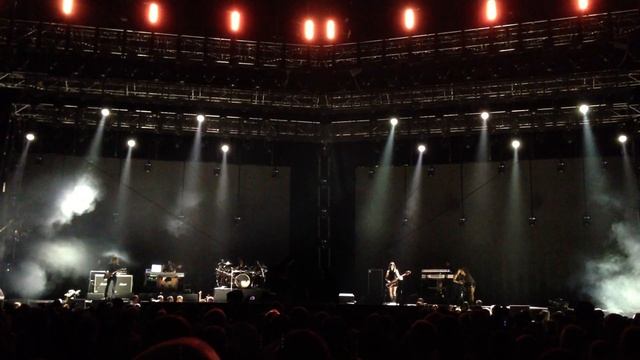 Pink live at the O2 arena performing Blow Me, One last kiss and Dive bombing to So What 3 of 3 смотреть онлайн