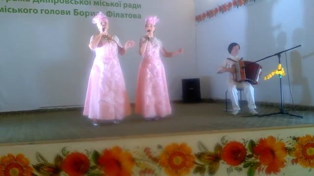 Семейный ансамбль Ивушка - Це край де я родилась смотреть онлайн